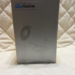 Mini LED Projector
